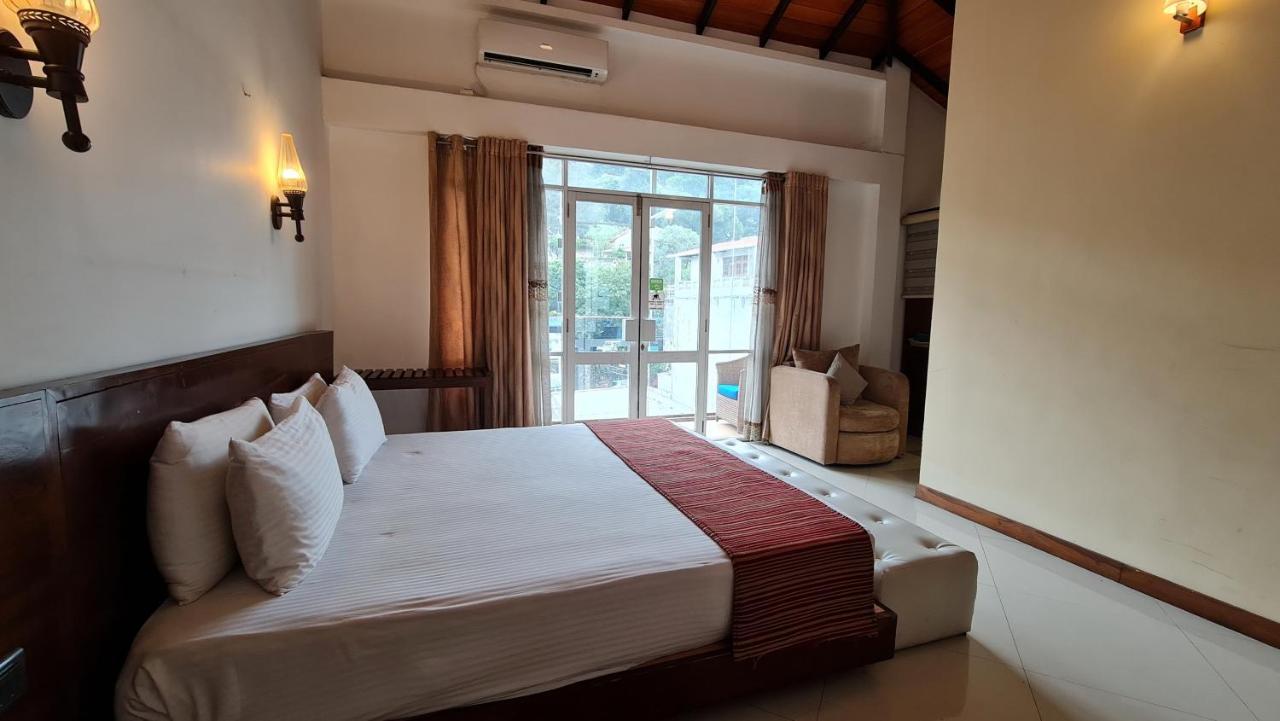 Quick Stop Inn Kandy Bagian luar foto