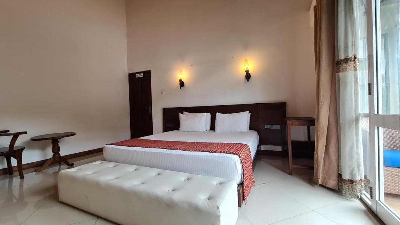Quick Stop Inn Kandy Bagian luar foto