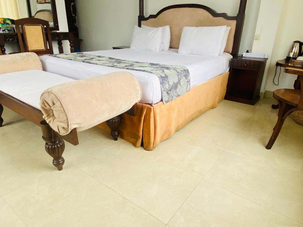 Quick Stop Inn Kandy Bagian luar foto