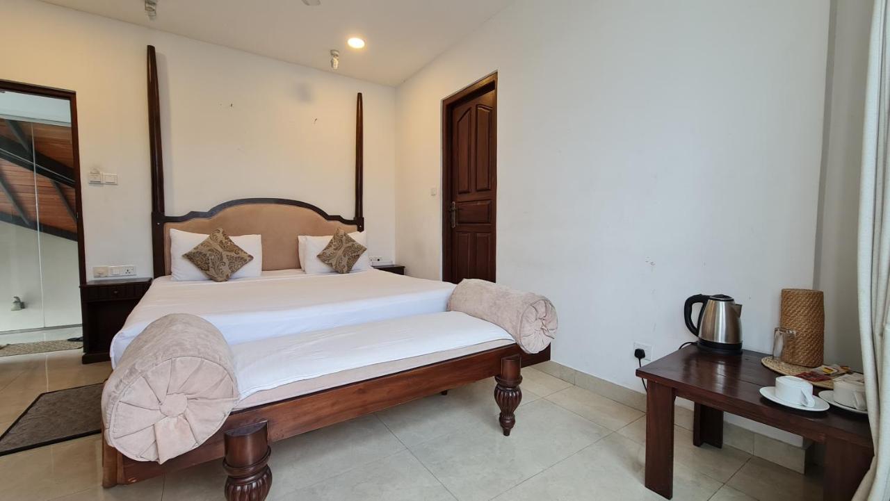 Quick Stop Inn Kandy Bagian luar foto