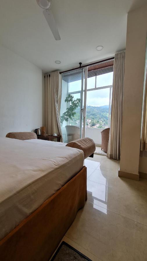 Quick Stop Inn Kandy Bagian luar foto