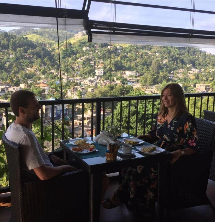 Quick Stop Inn Kandy Bagian luar foto
