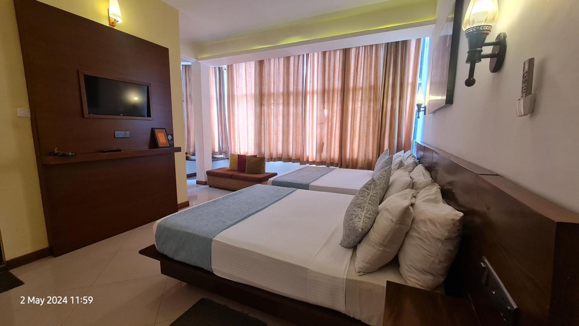 Quick Stop Inn Kandy Bagian luar foto