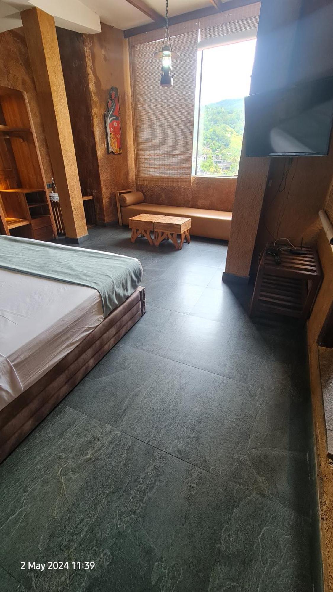 Quick Stop Inn Kandy Bagian luar foto